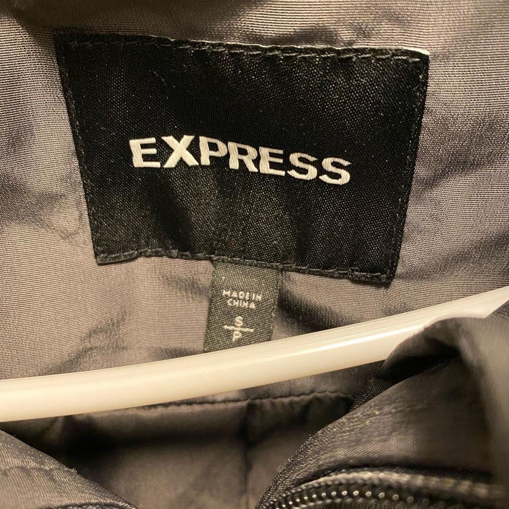 Express Woman’s Jacket Size Small And Color Gray - image 5